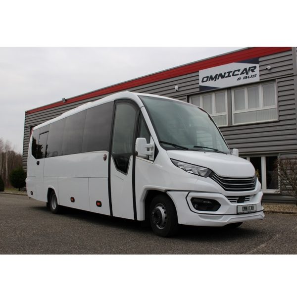 Minicar IVECO Daily 70C21H-CC Tourisme 29 places avec coffre arrière et soutes latérales